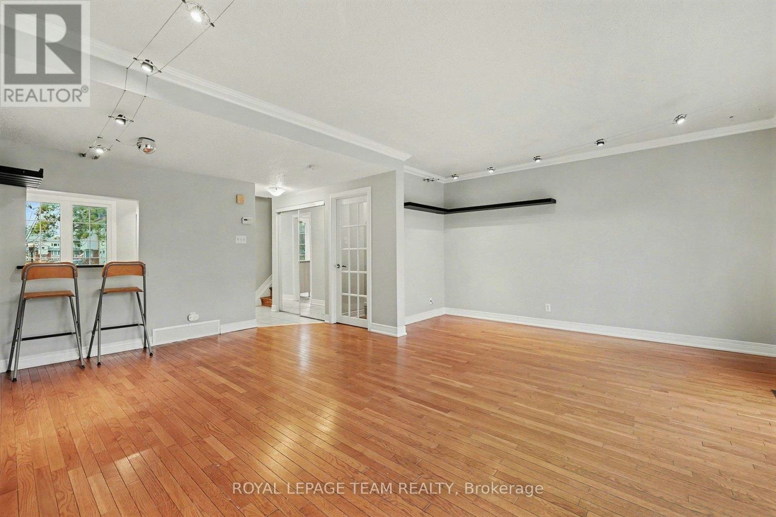 187 Monterey Drive, Ottawa, ON, K2H 7A9 - 7