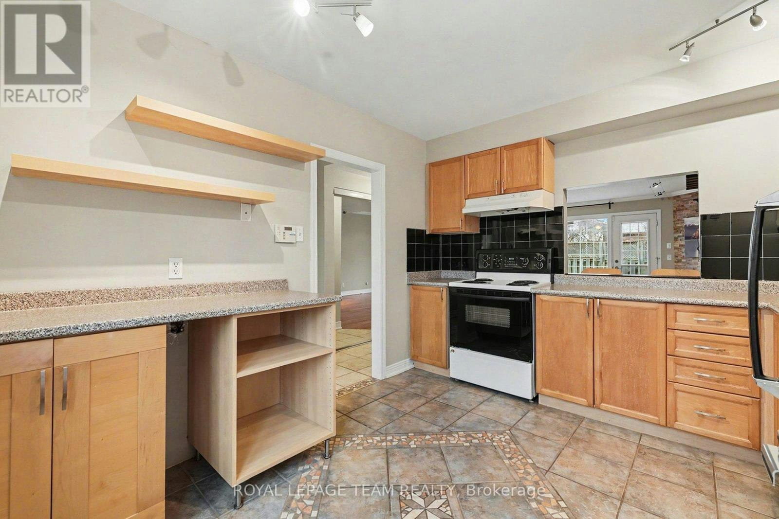 187 Monterey Drive, Ottawa, ON, K2H 7A9 - 13