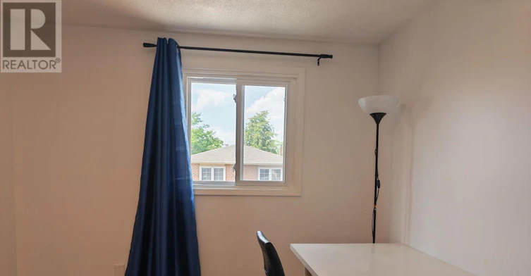 5 Muirlands Drive, Toronto, ON, M1V 2B3 - 10