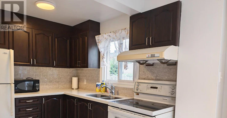 5 Muirlands Drive, Toronto, ON, M1V 2B3 - 5