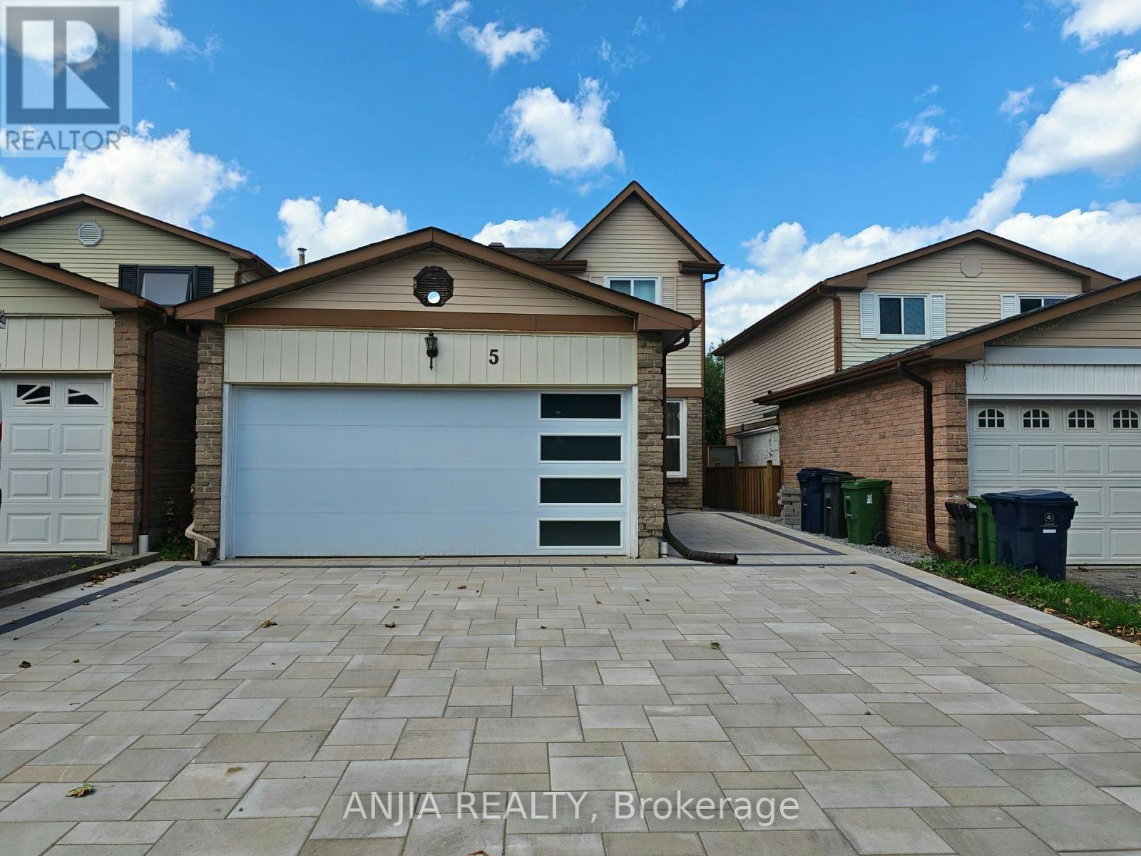 5 Muirlands Drive, Toronto, ON, M1V 2B3