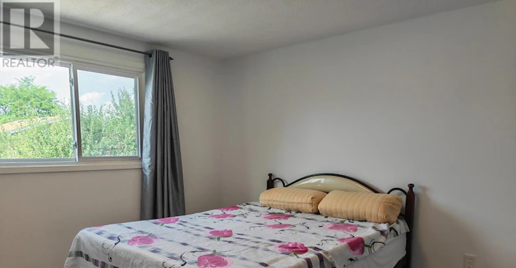5 Muirlands Drive, Toronto, ON, M1V 2B3 - 11