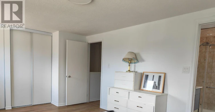 5 Muirlands Drive, Toronto, ON, M1V 2B3 - 8