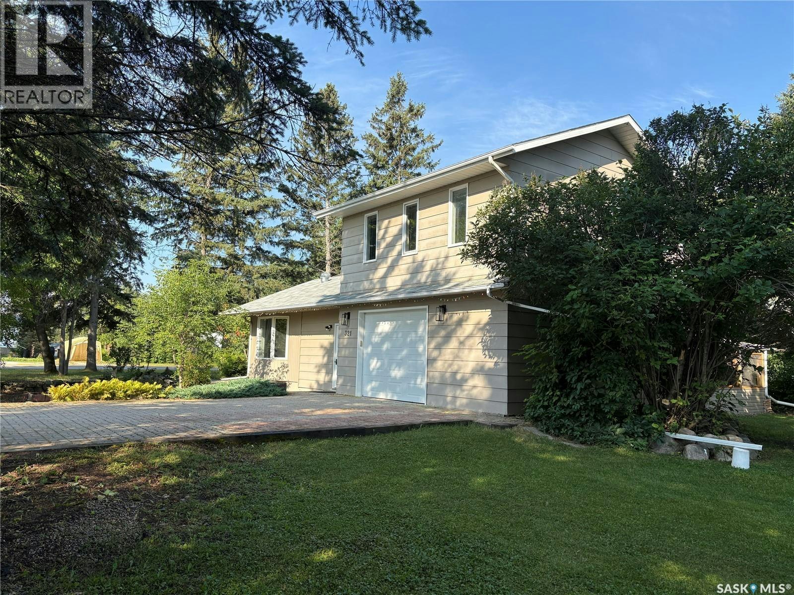 321 1st Avenue N, Big River, SK, S0J 0E0