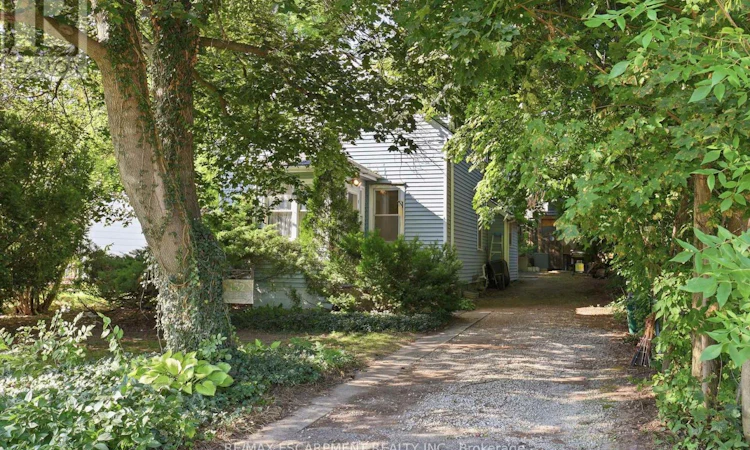 152 Commercial Street