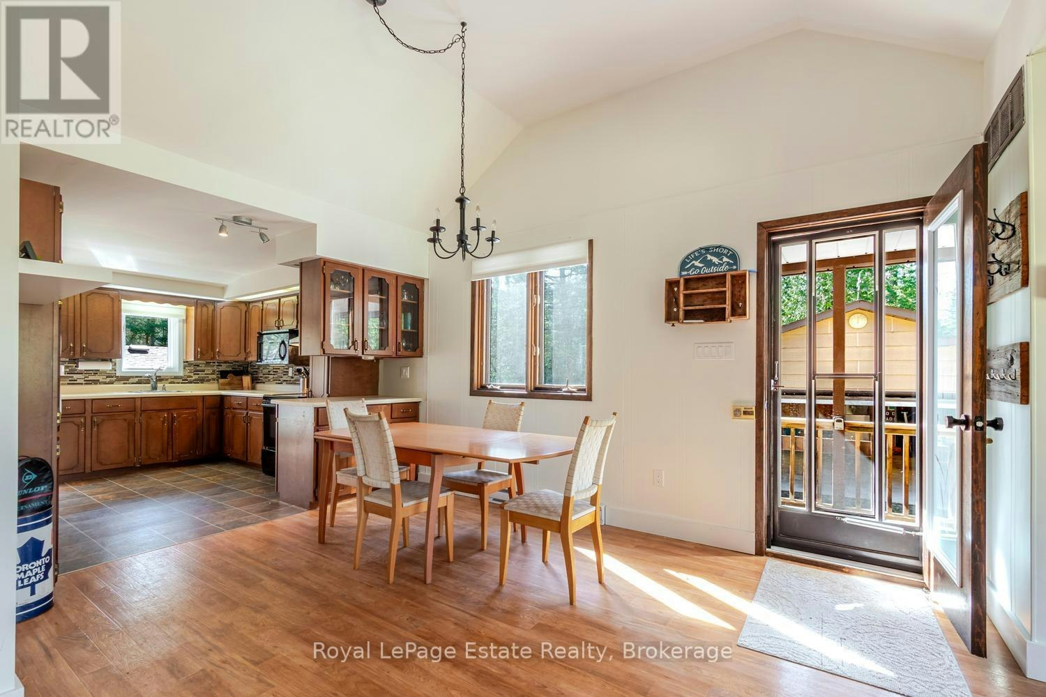 1207 Sauble Falls Road, South Bruce Peninsula, ON, N0H 2G0 - 17