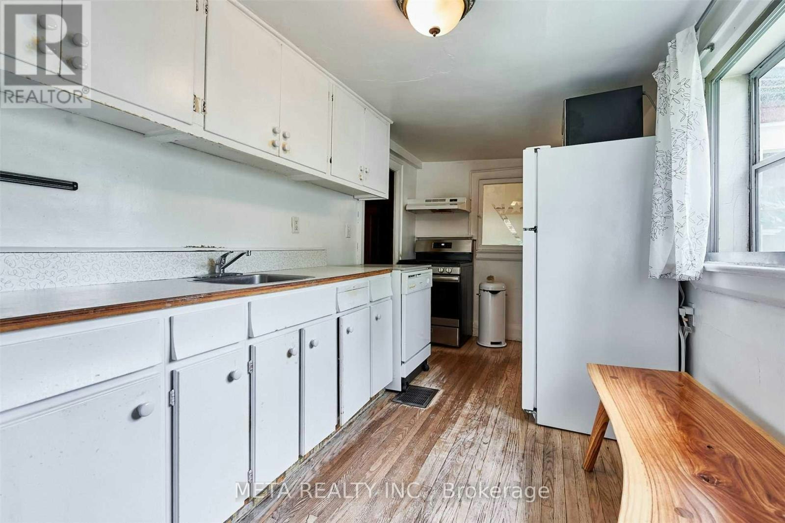 22 Freeman Street S, Toronto, ON, M1N 2B9 - 6