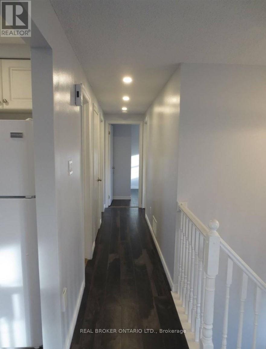 UPPER-18 Chippawa Court, Barrie, ON, L4M 5N8 - 17
