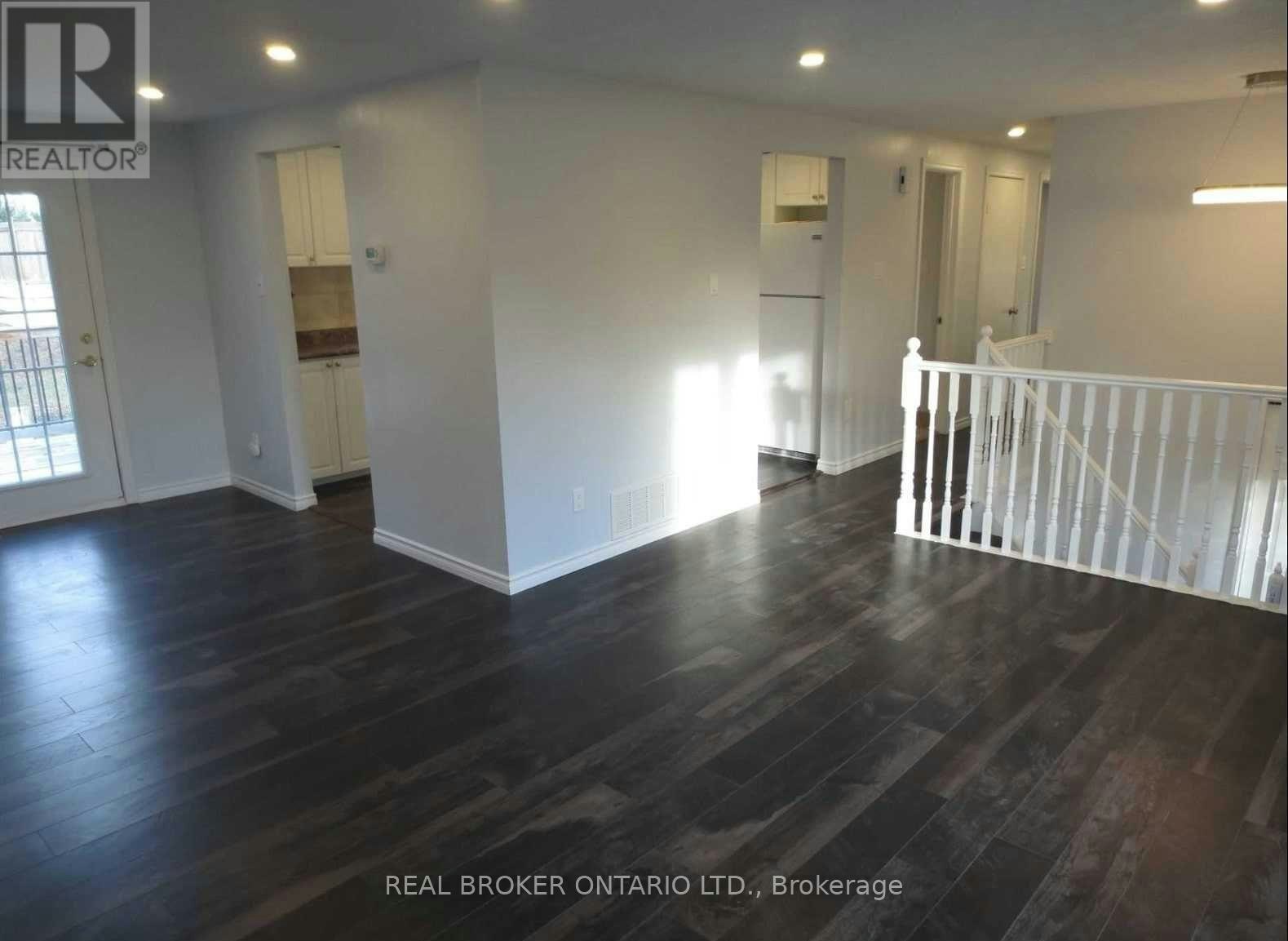 UPPER-18 Chippawa Court, Barrie, ON, L4M 5N8 - 9