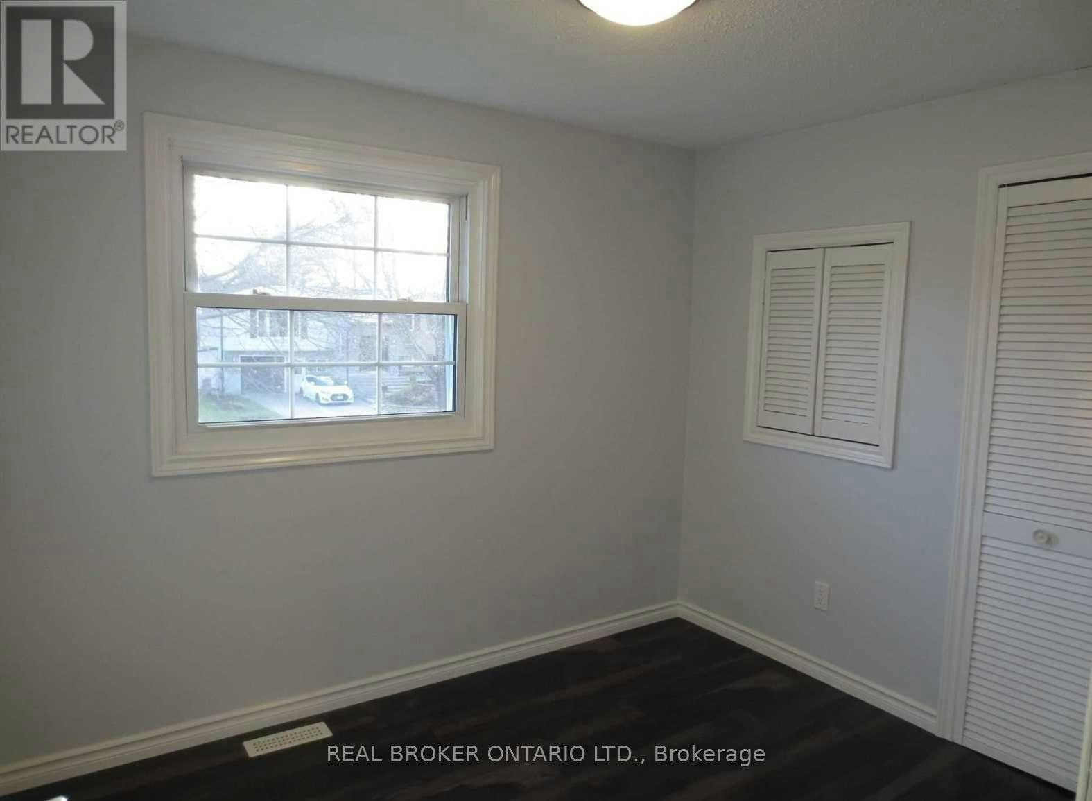 UPPER-18 Chippawa Court, Barrie, ON, L4M 5N8 - 21