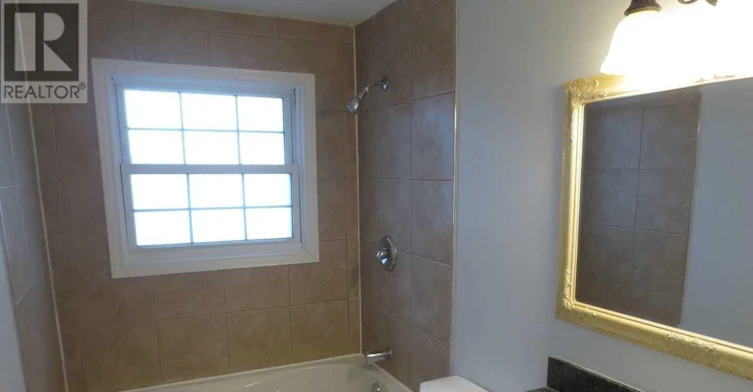 UPPER-18 Chippawa Court, Barrie, ON, L4M 5N8 - 16