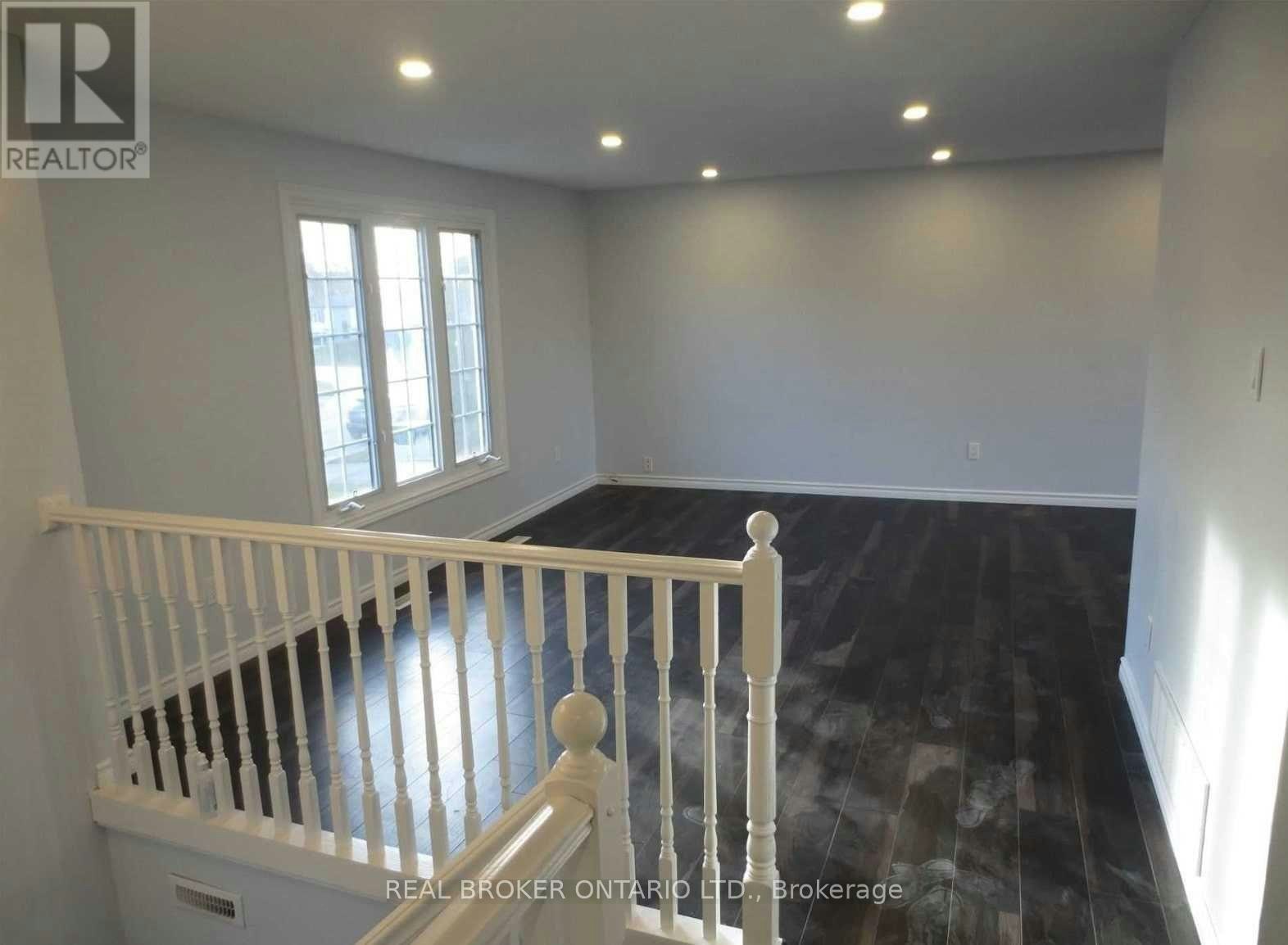 UPPER-18 Chippawa Court, Barrie, ON, L4M 5N8 - 11