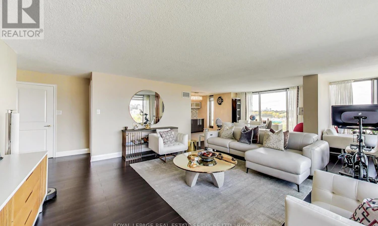 1110-2045 Lake Shore Boulevard W