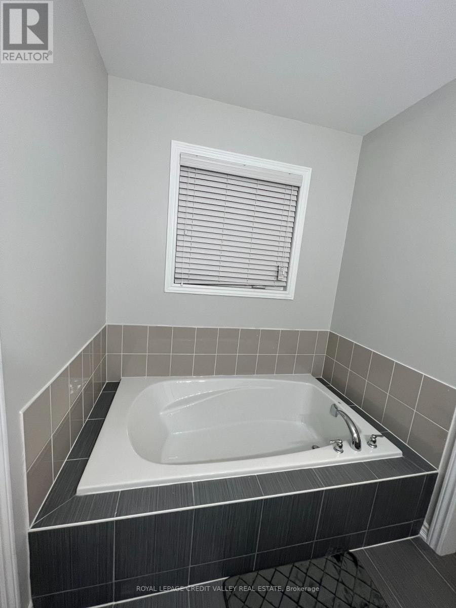 7 Cachia Lane, Ajax, ON, L1T 0P8 - 18