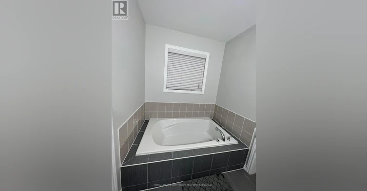 7 Cachia Lane, Ajax, ON, L1T 0P8 - 18
