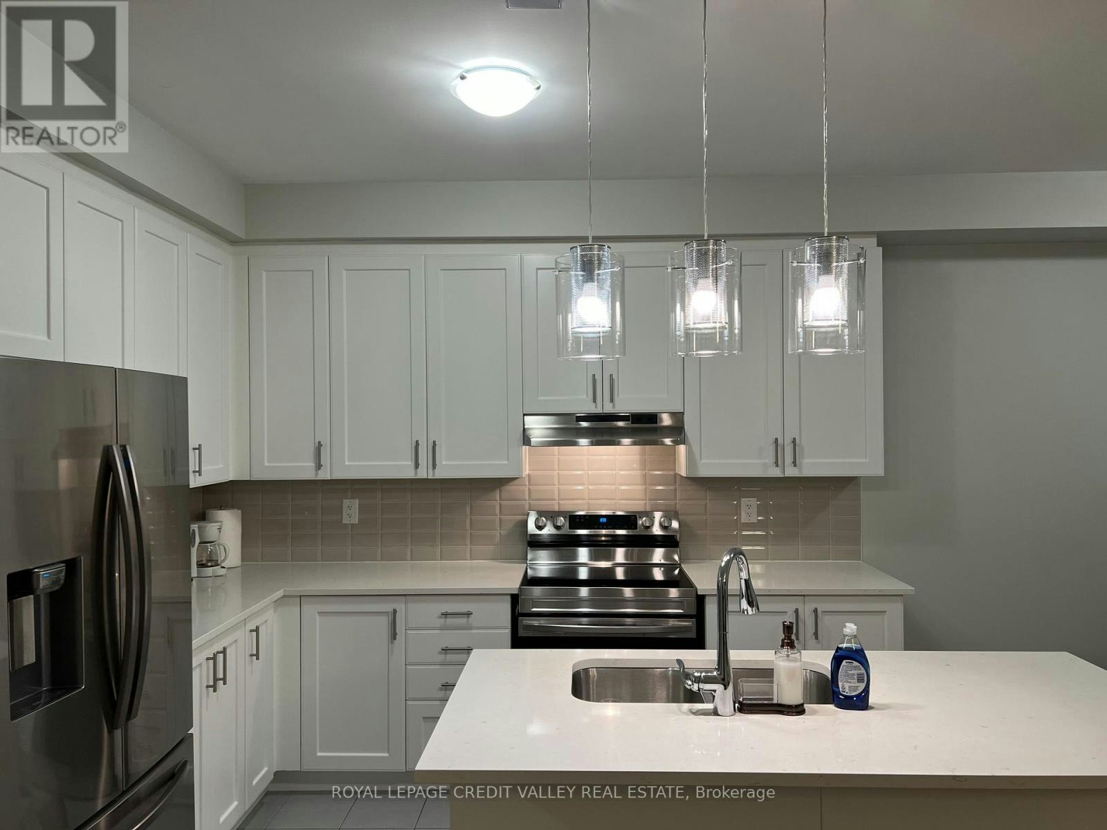 7 Cachia Lane, Ajax, ON, L1T 0P8 - 7