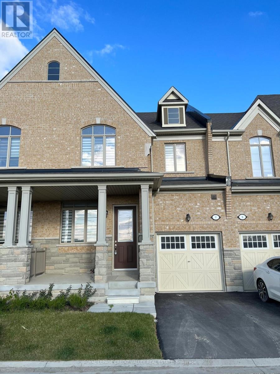 7 Cachia Lane, Ajax, ON, L1T 0P8
