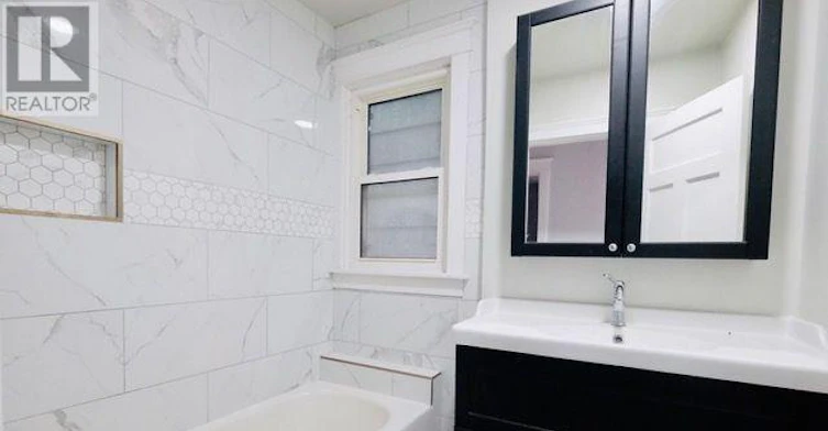 72 Somerset Avenue, Hamilton, ON, L8L 2L7 - 7