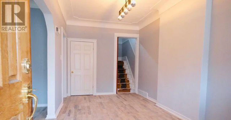 72 Somerset Avenue, Hamilton, ON, L8L 2L7 - 2