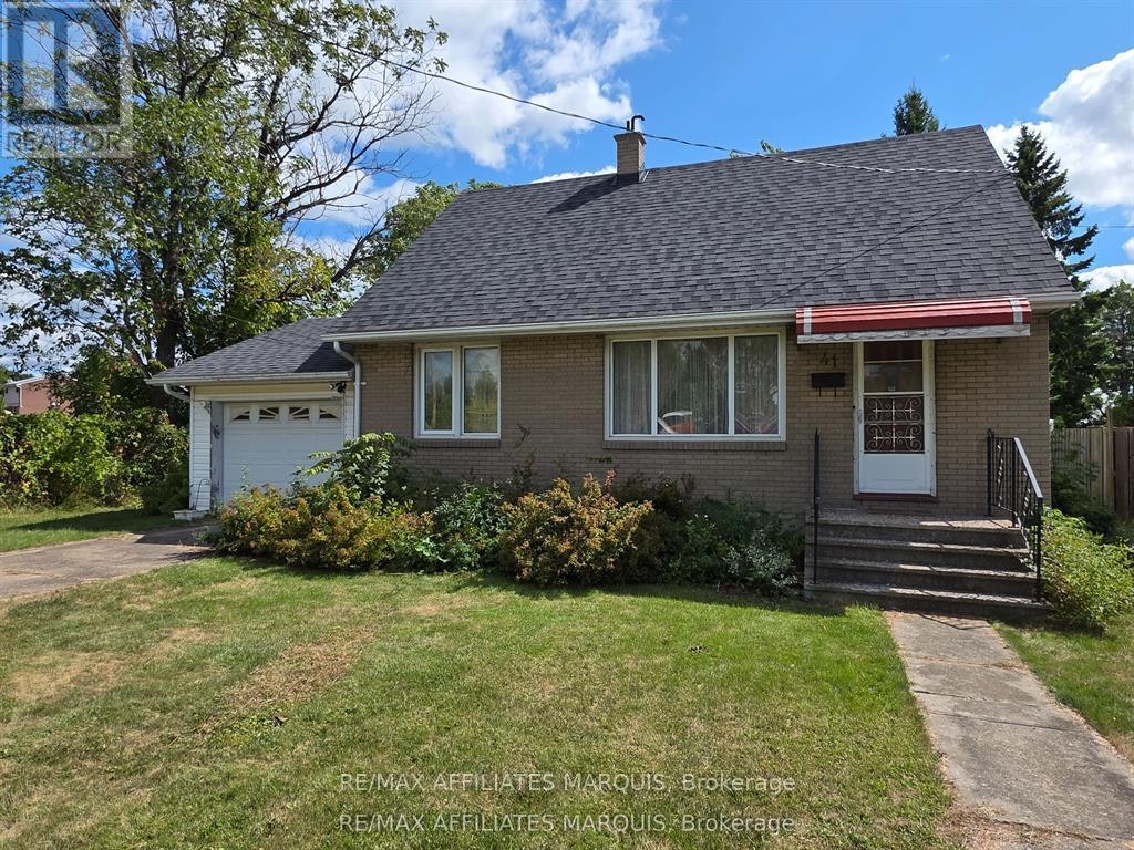 41 Elgin Street W, Smiths Falls, ON, K7A 3C5