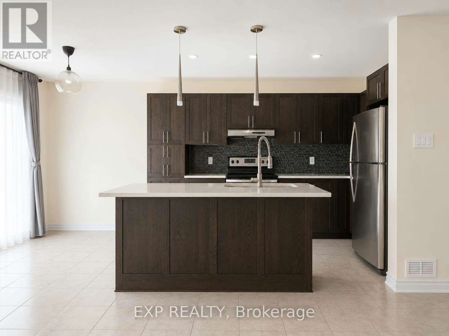 55 Fallengale Crescent, Ottawa, ON, K2T 0K9 - 4
