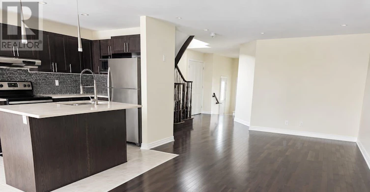 55 Fallengale Crescent, Ottawa, ON, K2T 0K9 - 5