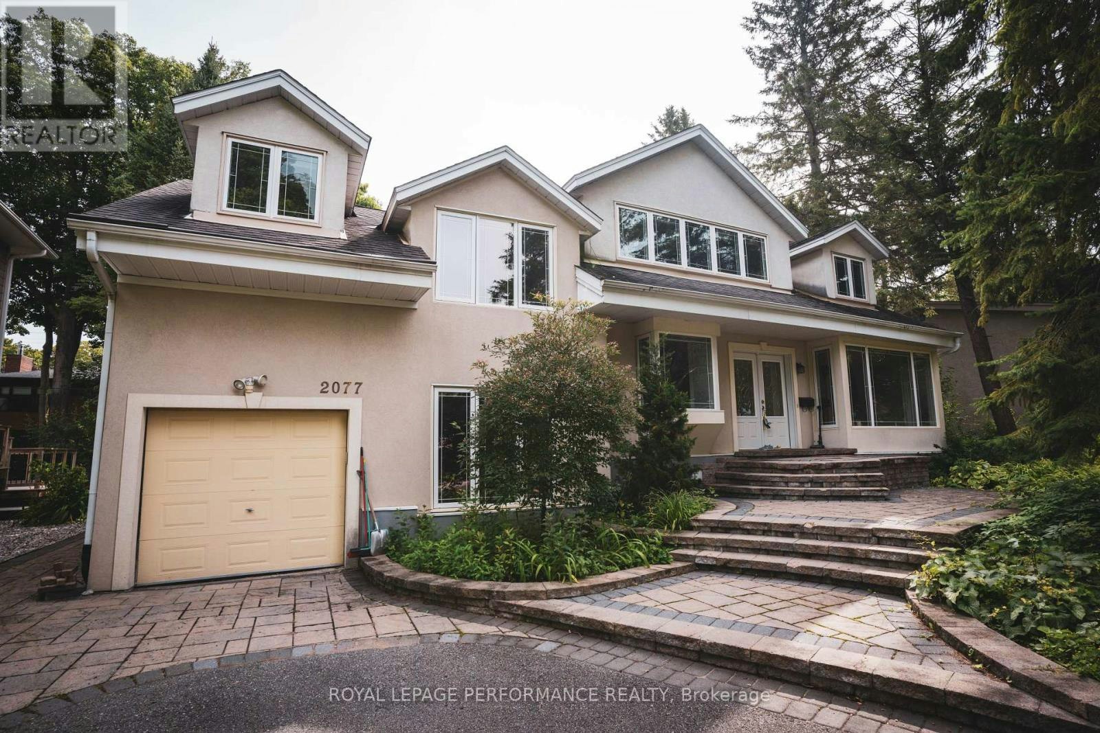 2077 Palmer Avenue, Ottawa, ON, K1H 5Z3