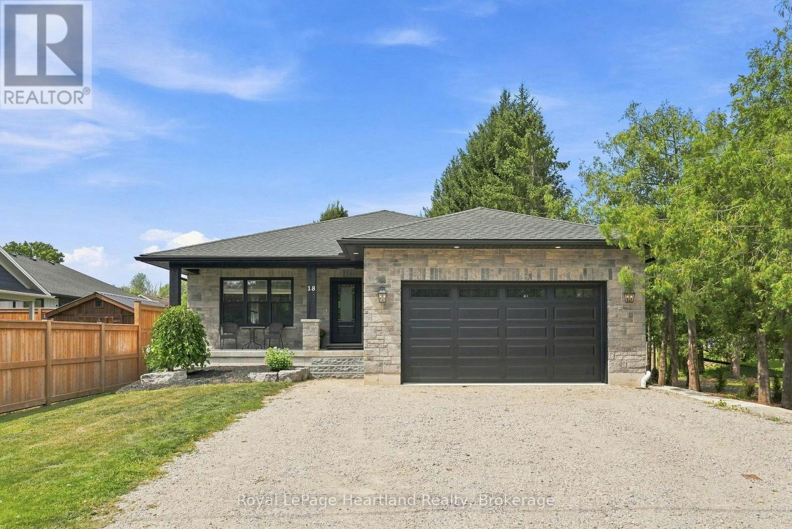 18 Geddes Street W, Minto, ON, N0G 1M0