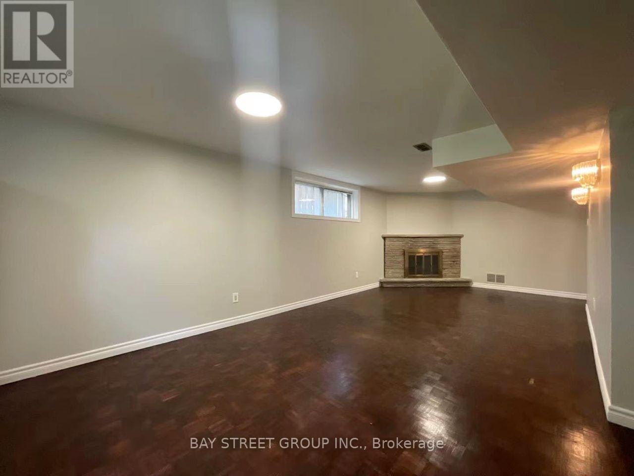 BSMT-100 Charlton Boulevard, Toronto, ON, M2M 1B9 - 2