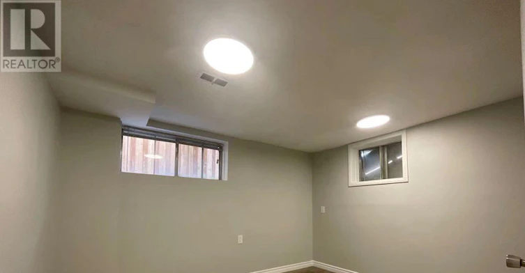 BSMT-100 Charlton Boulevard, Toronto, ON, M2M 1B9 - 10