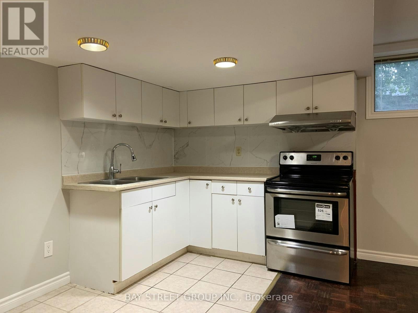 BSMT-100 Charlton Boulevard, Toronto, ON, M2M 1B9 - 8