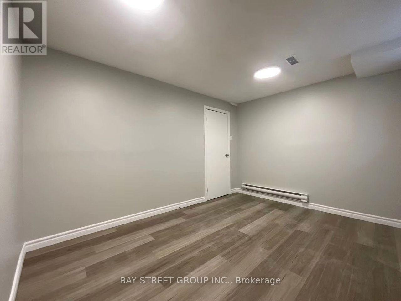 BSMT-100 Charlton Boulevard, Toronto, ON, M2M 1B9 - 11
