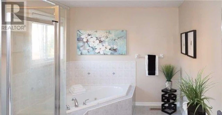 9 Baycliffe Drive, Whitby, ON, L1P 1W8 - 4