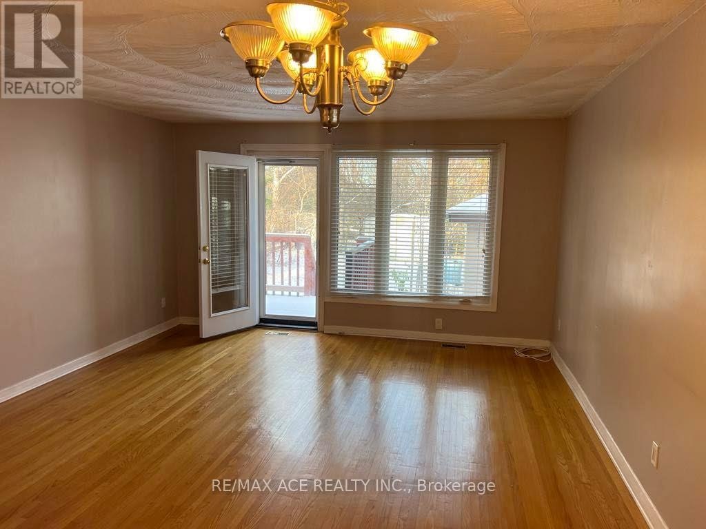 MAIN-26 Oakridge Drive, Toronto, ON, M1M 2A4 - 2