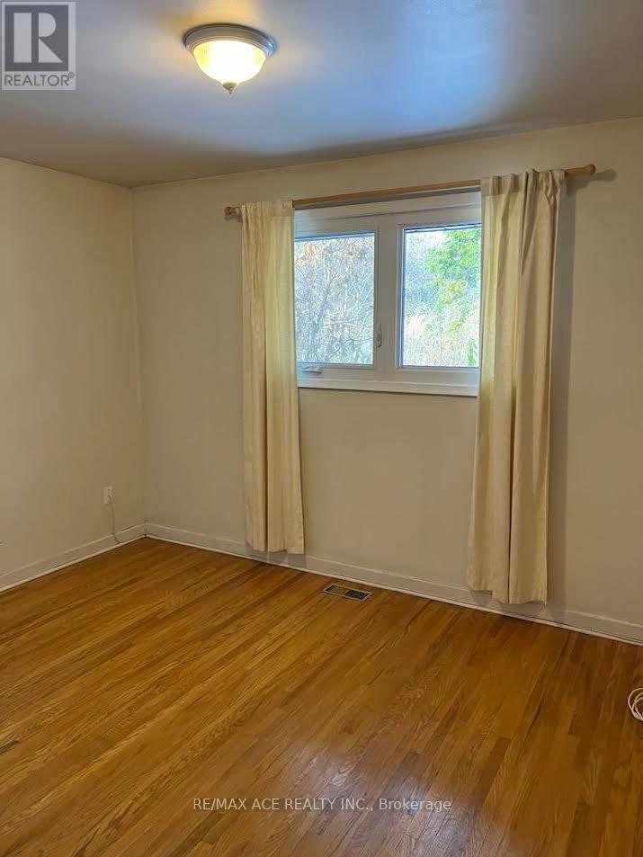 MAIN-26 Oakridge Drive, Toronto, ON, M1M 2A4 - 7