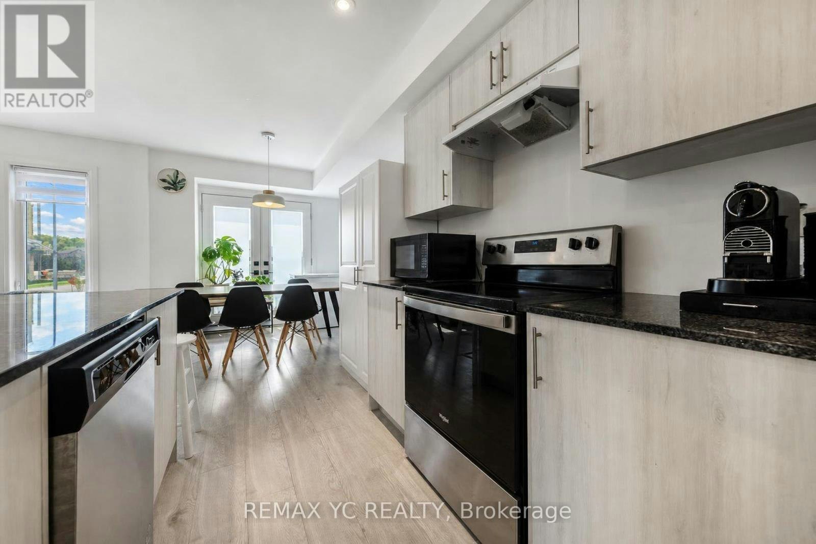 5 Fairlane Avenue, Barrie, ON, L9J 0N1 - 14