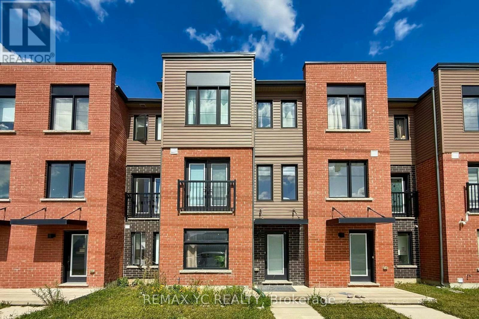 5 Fairlane Avenue, Barrie, ON, L9J 0N1 - 2