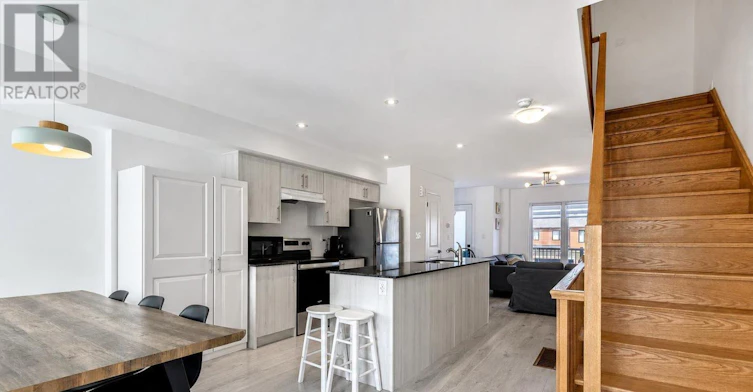 5 Fairlane Avenue, Barrie, ON, L9J 0N1 - 18