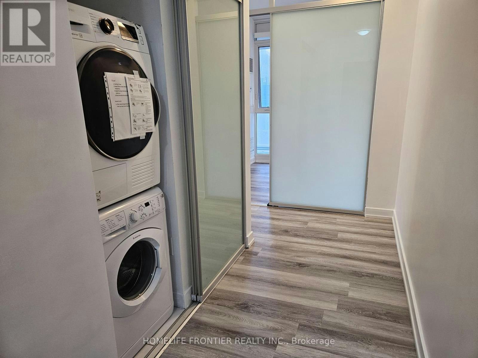1708-426 University Avenue, Toronto, ON, M5G 1S9 - 4