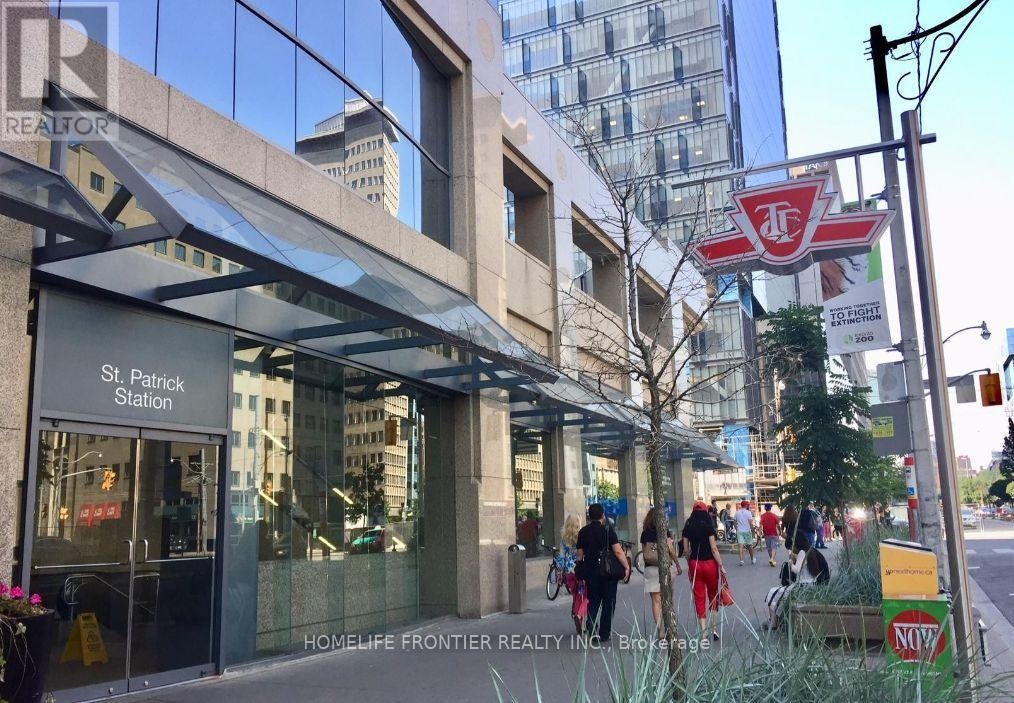 1708-426 University Avenue, Toronto, ON, M5G 1S9 - 22