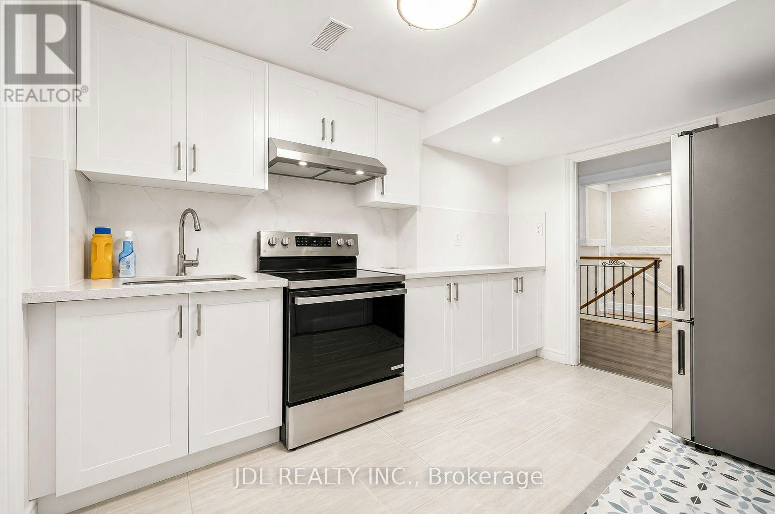 BSMT-6 Willowgate Drive, Markham, ON, L3P 1G2