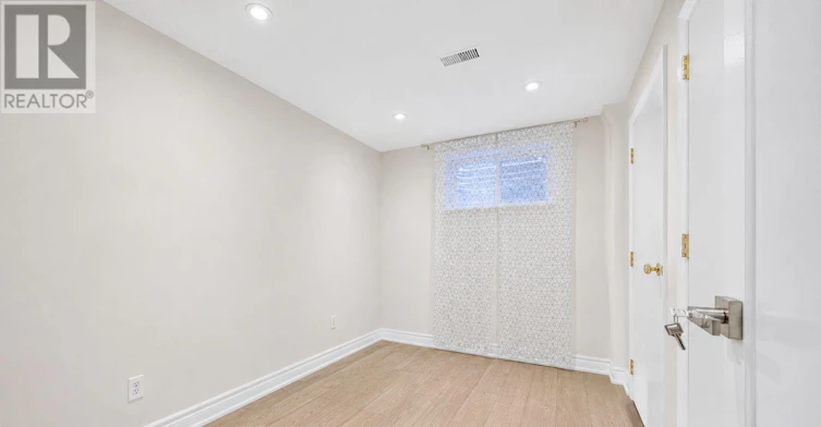 BSMT-6 Willowgate Drive, Markham, ON, L3P 1G2 - 4