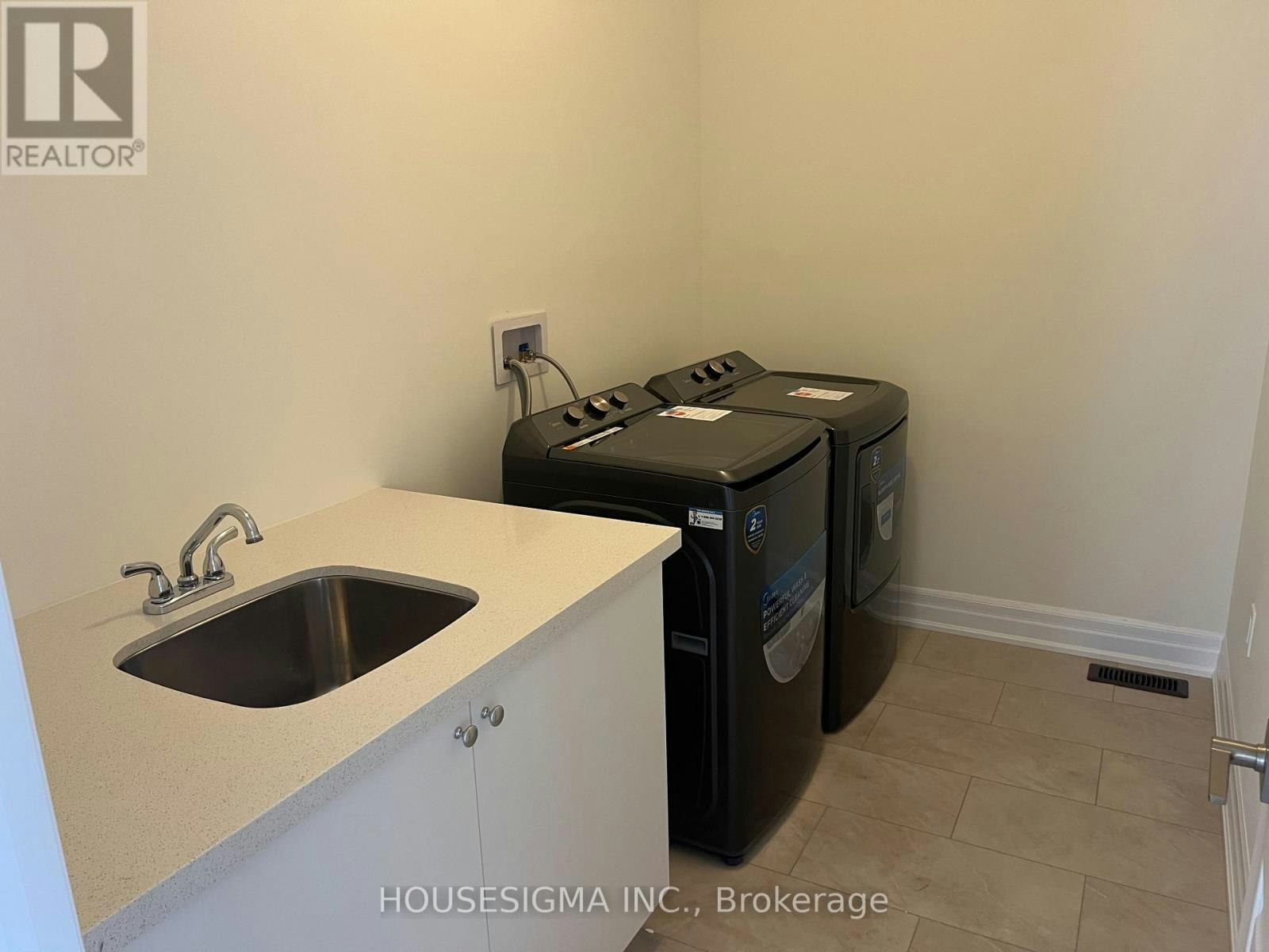 10 Max Bulmer Court, Georgina, ON, L3X 3J9 - 12