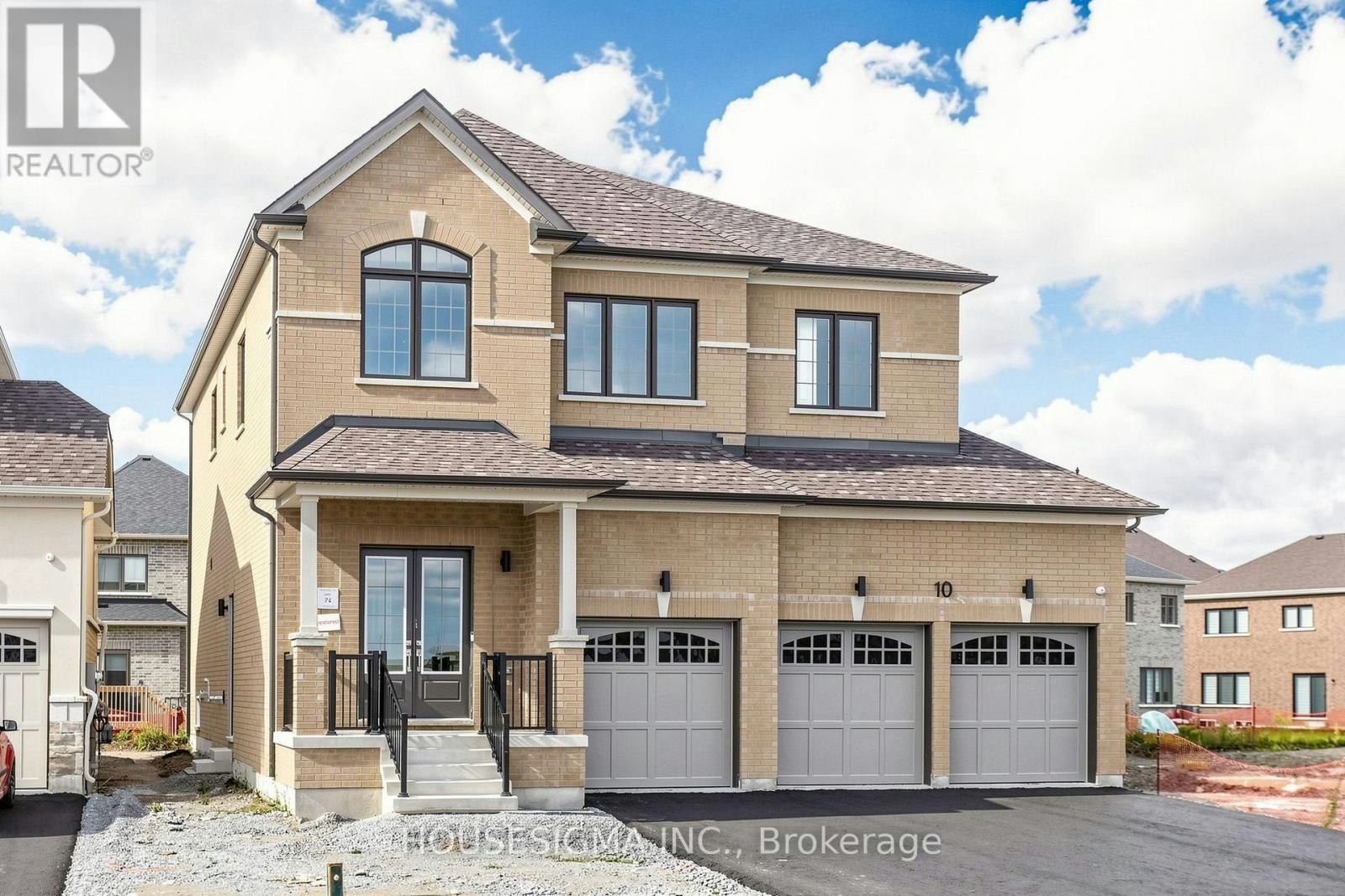 10 Max Bulmer Court, Georgina, ON, L3X 3J9