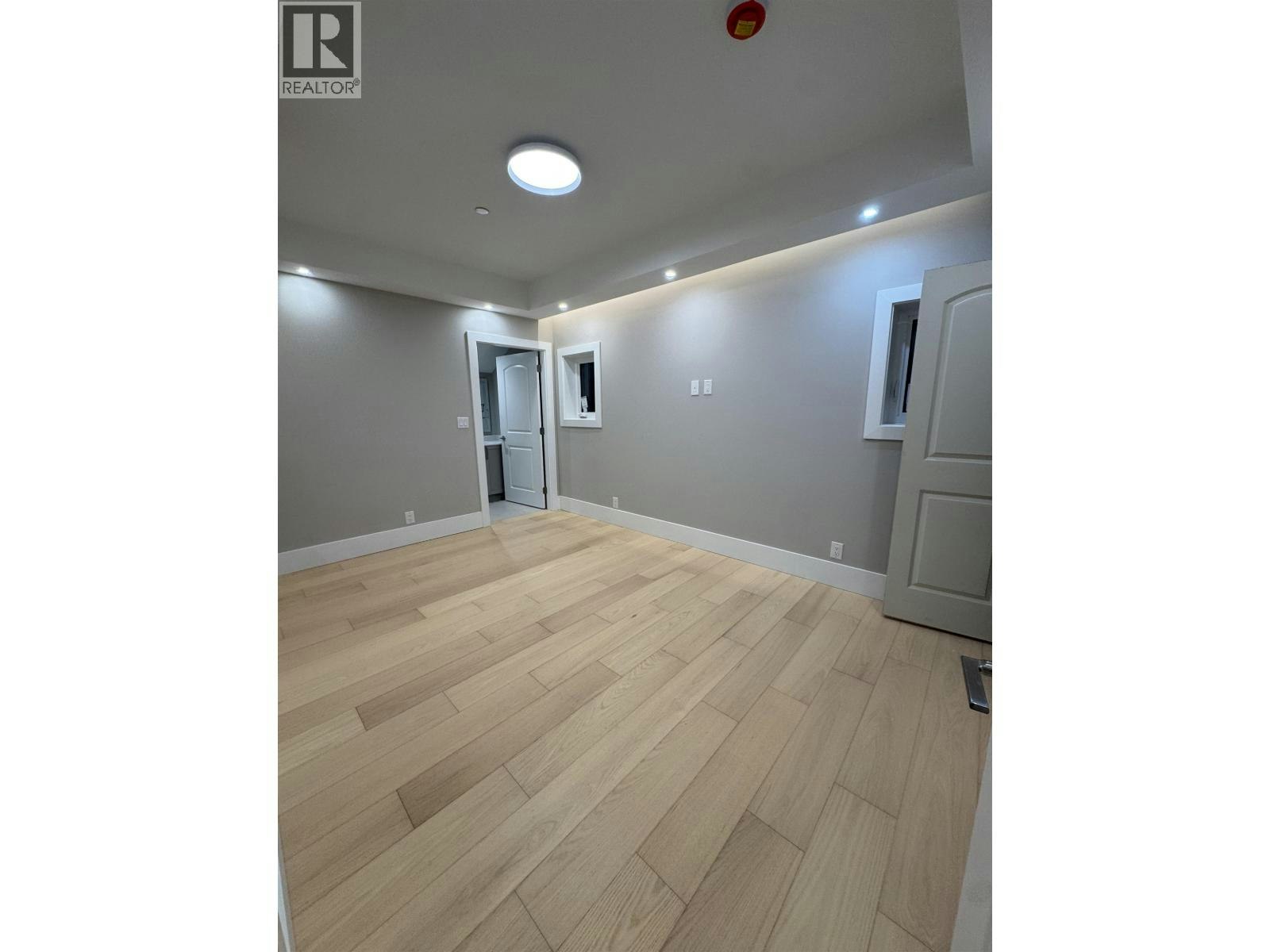 3-4690 W 6 Avenue, Vancouver, BC, V6R 1V7 - 2