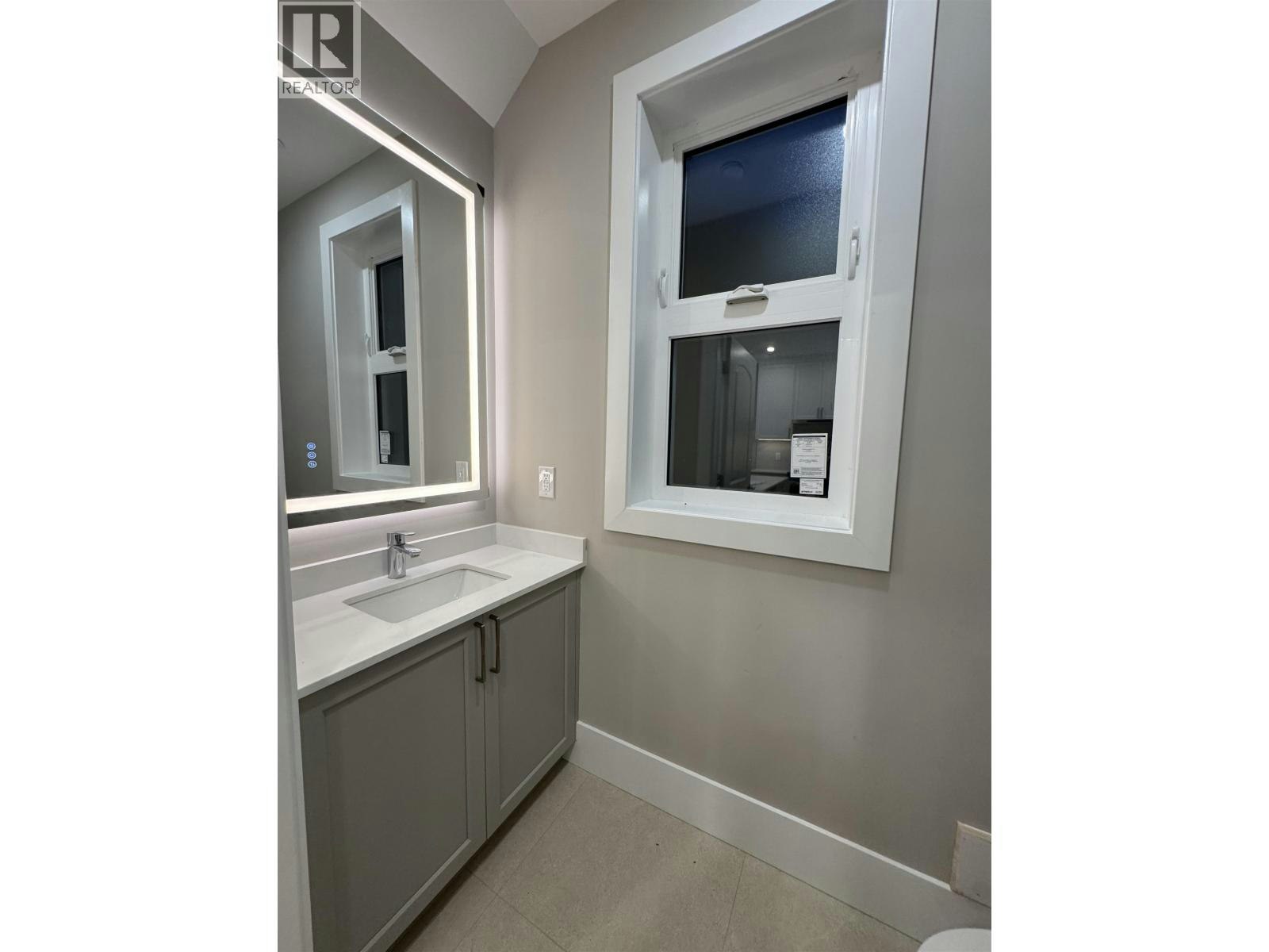 3-4690 W 6 Avenue, Vancouver, BC, V6R 1V7 - 12