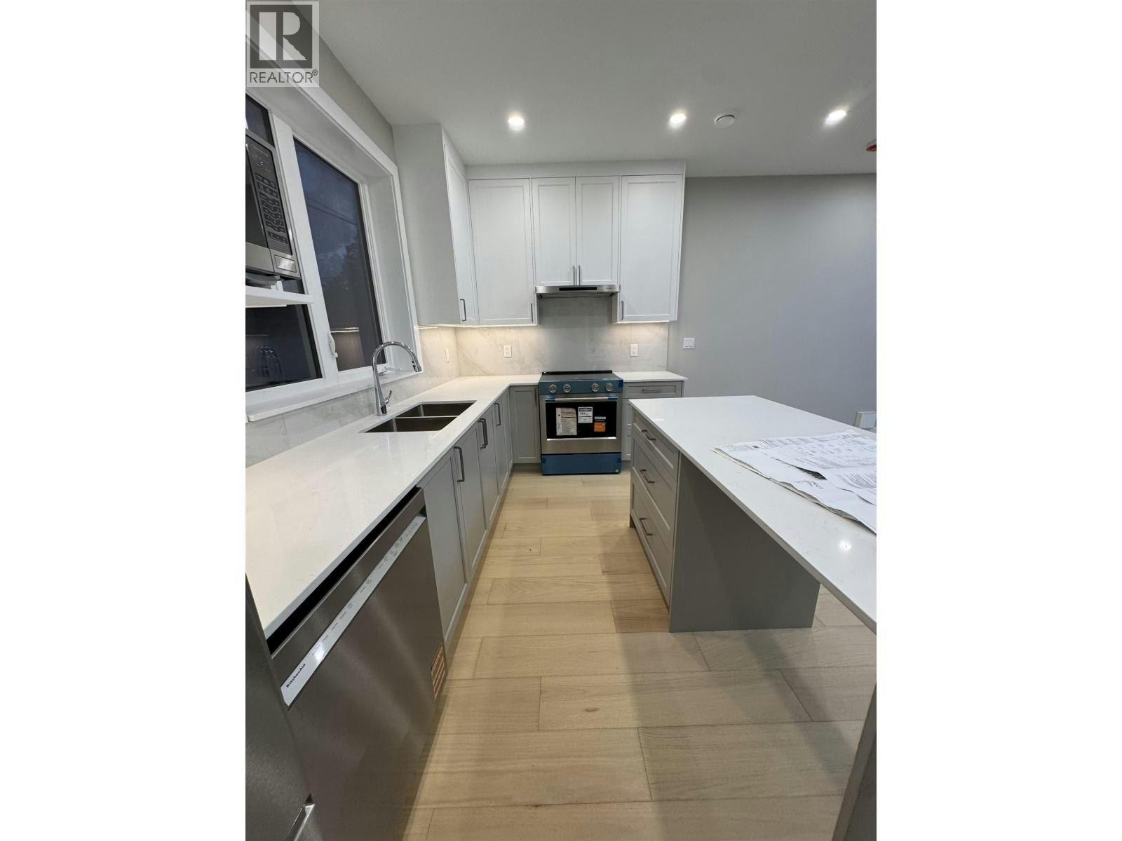 3-4690 W 6 Avenue, Vancouver, BC, V6R 1V7 - 17