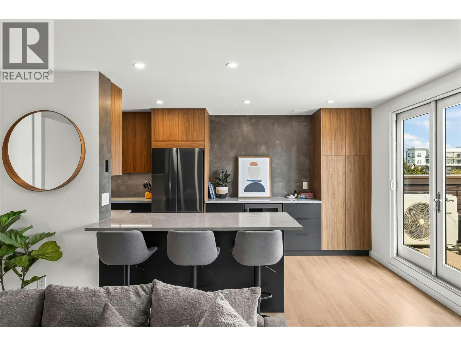 504-1915 Pacific Court, Kelowna, BC, V1Y 8B3 - 6