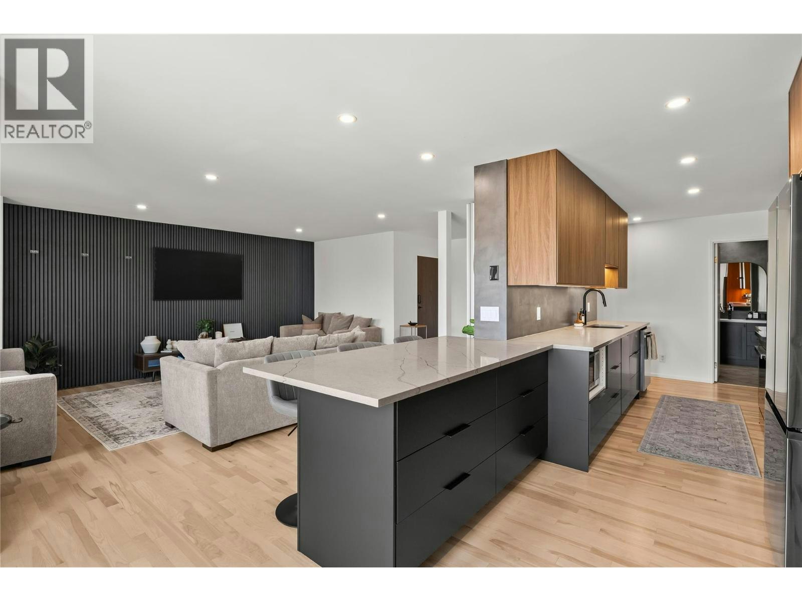 504-1915 Pacific Court, Kelowna, BC, V1Y 8B3 - 10