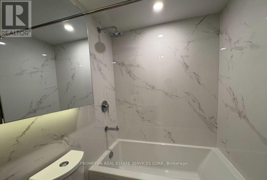 5111-1 Concord Cityplace Way, Toronto, ON, M5V 0X3 - 5